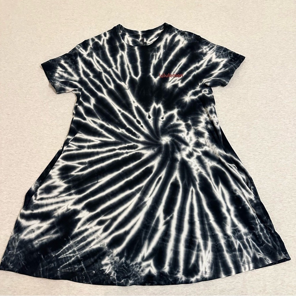 Black and White Tie-Dye T-Shirt‎ Dress